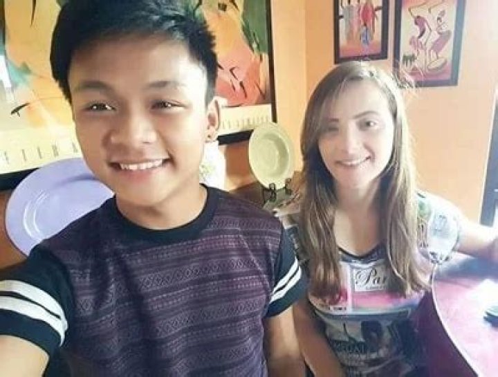 Buboy Villar pictured with his whole family