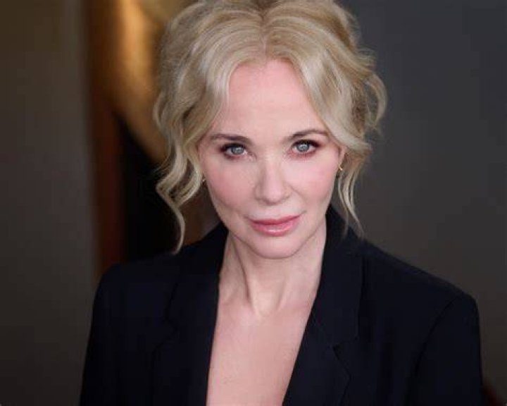 Lauren Holly's Net Worth