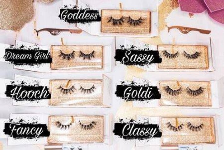 Lina Goldi is a founder of Eyelash Company