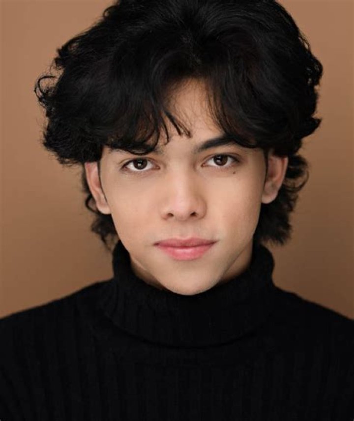 Myles Perez Age, Height, Family, Net Worth, Girlfriend